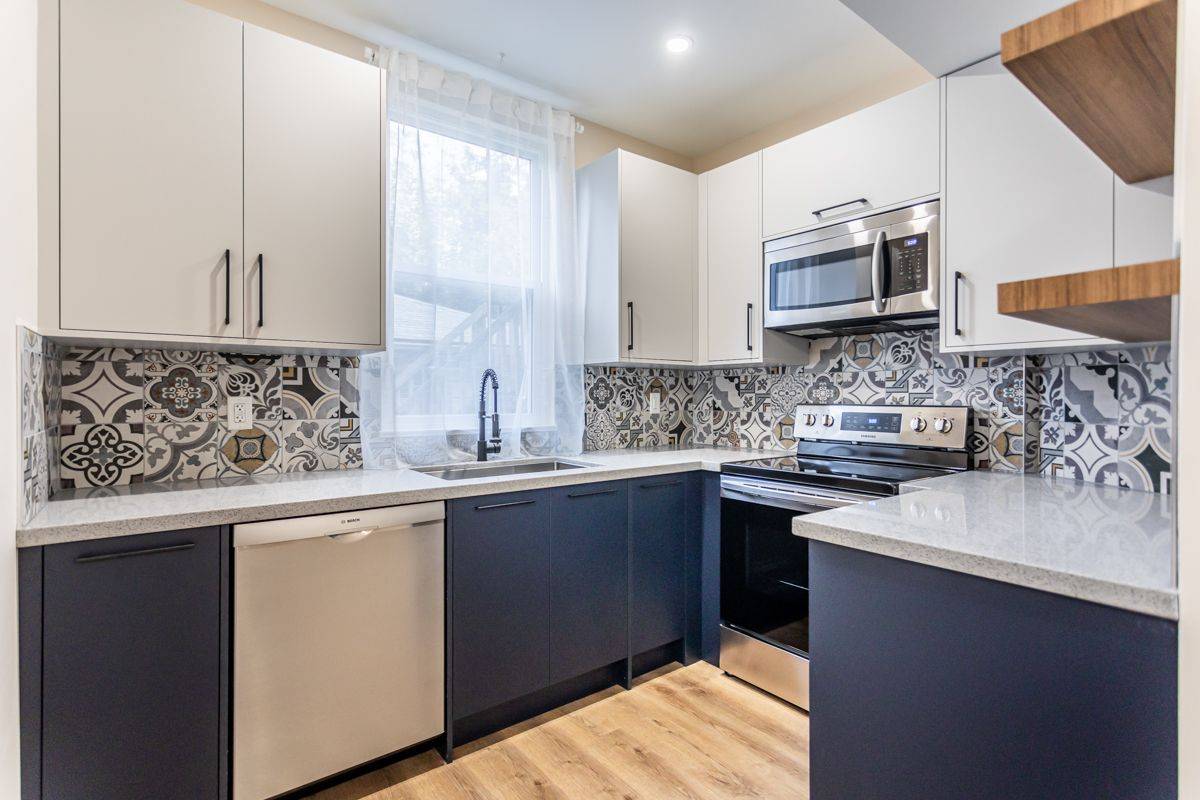 Hamilton, ON L5R 3E7,45 Garfield AVE #Unit #1