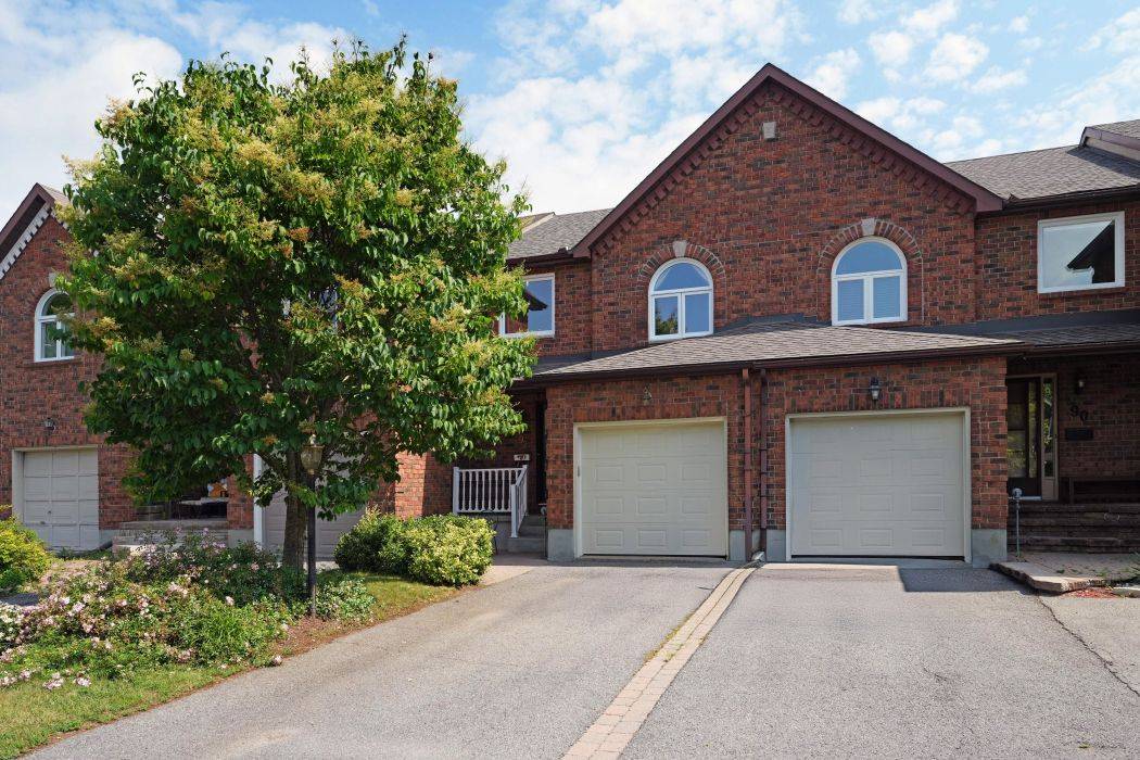 92 Waterton CRES, Kanata, ON K2M 1Y5