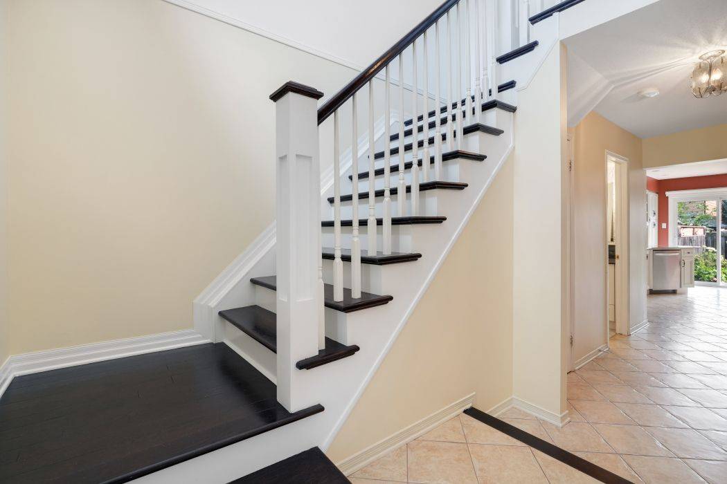 Kanata, ON K2M 1Y5,92 Waterton CRES