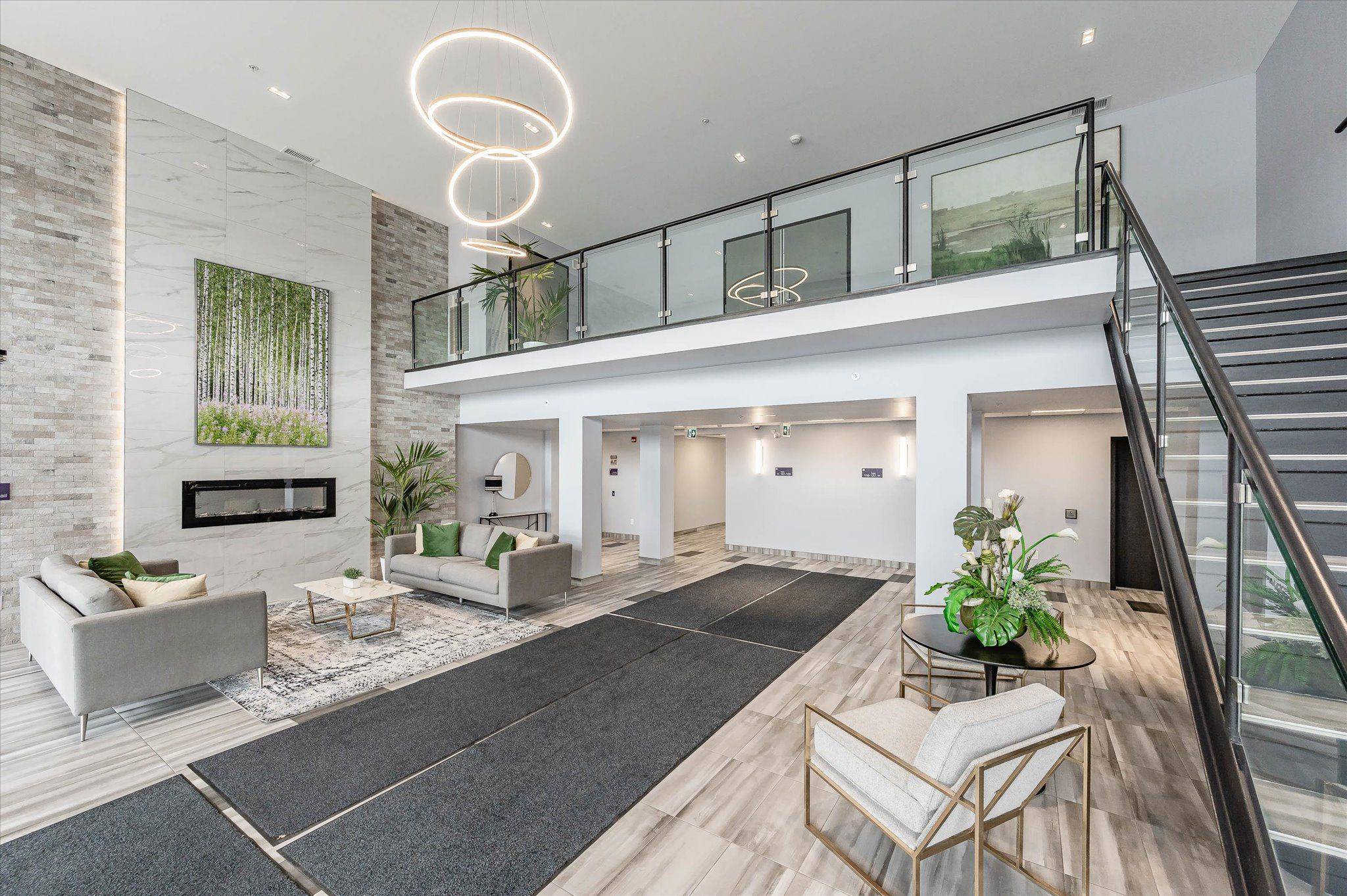 35 Kingsbury SQ #223, Guelph, ON N1L 0J4