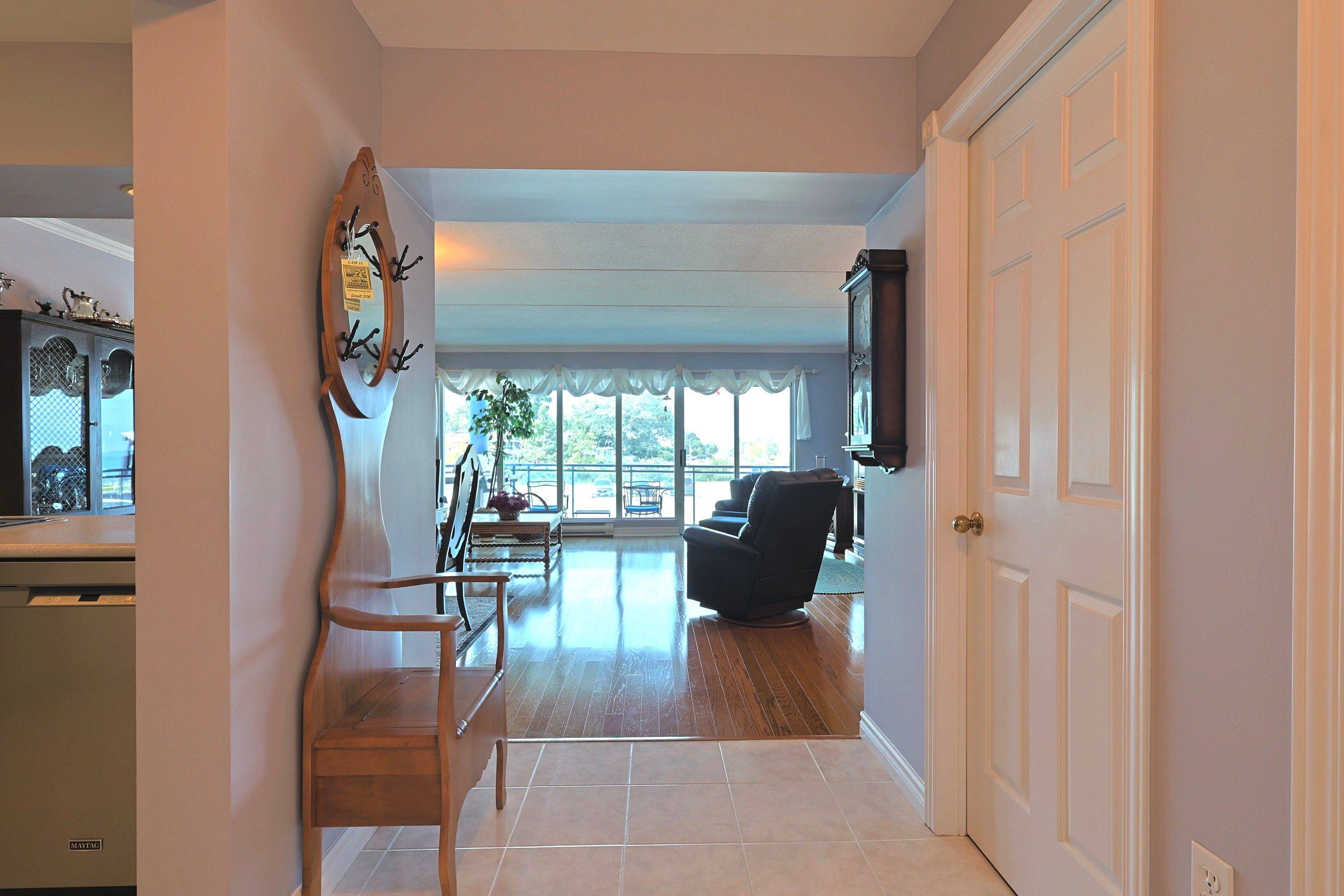Lambton Shores, ON N0M 1T0,9 Pine ST #206