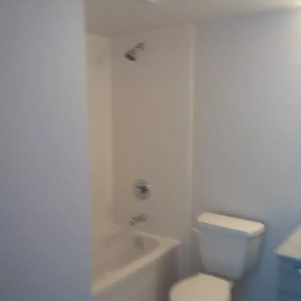 Toronto C01, ON M6J 0C7,36 Lisgar ST #2003