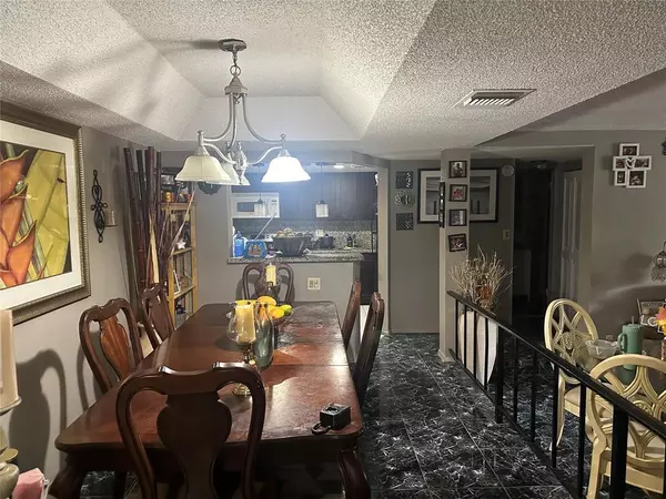 Lauderhill, FL 33319,3680 Inverrary Dr #2w
