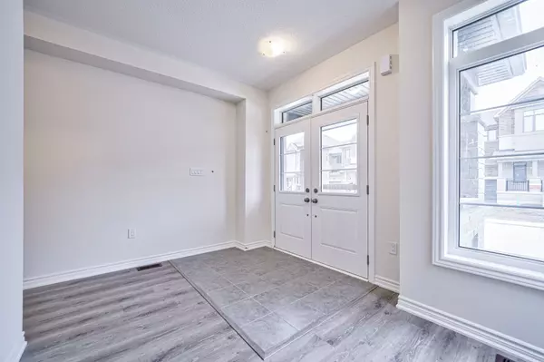East Gwillimbury, ON L9N 0S3,61 Kenneth Rogers CRES