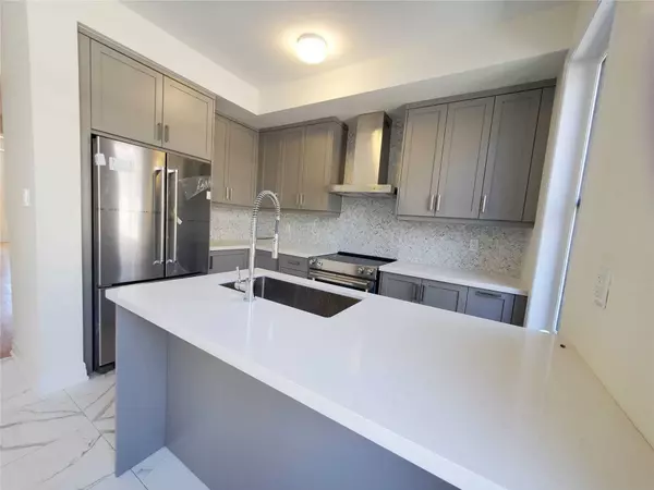 Vaughan, ON L6A 3Z3,2 Church ST #3
