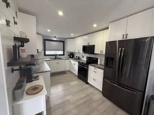 Timmins, ON P4N 5J1,647 University ST