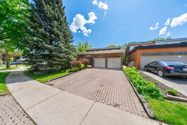 63 Collingdale RD, Toronto W10, ON M9V 3R2