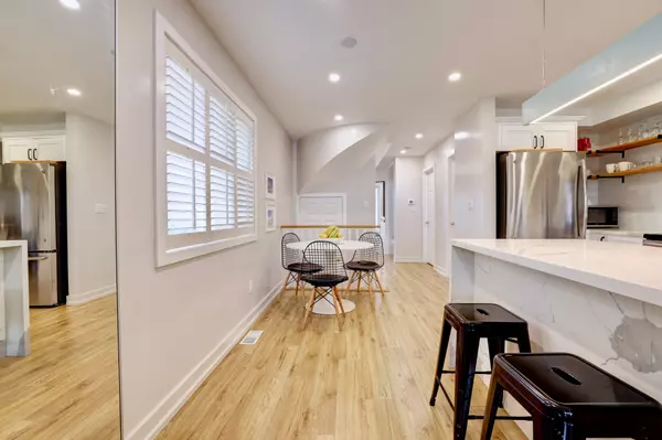 Mississauga, ON L5V 2N5,1085 Foxglove PL