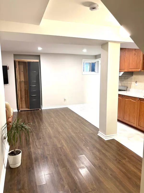 Mississauga, ON L4Z 1G1,4050 Molly AVE #Basement