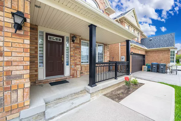 Brampton, ON L6P 2H8,3 Catchfly CRES