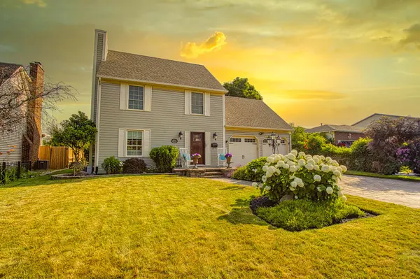 Grimsby, ON L3M 4Y2,105 Central AVE