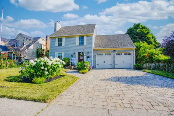 Grimsby, ON L3M 4Y2,105 Central AVE