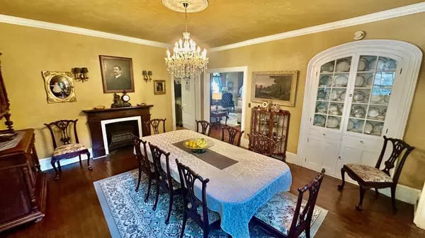 Gananoque, ON K7G 2G7,223 King ST W