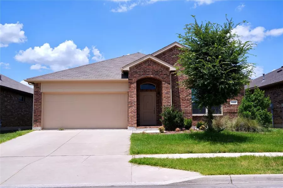 1117 Genola Drive, Fort Worth, TX 76177