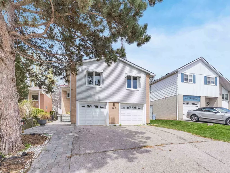 640 Irwin CRES, Newmarket, ON L3Y 5A2