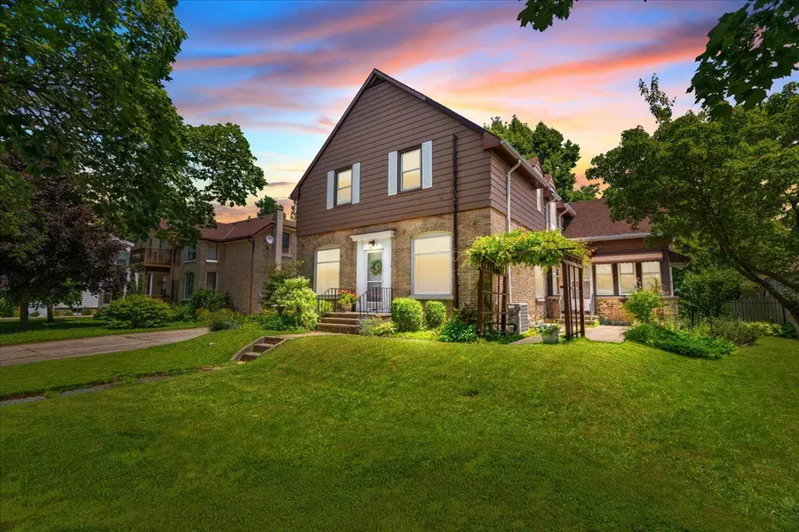 15 Albert ST, Lambton Shores, ON N0N 1J0