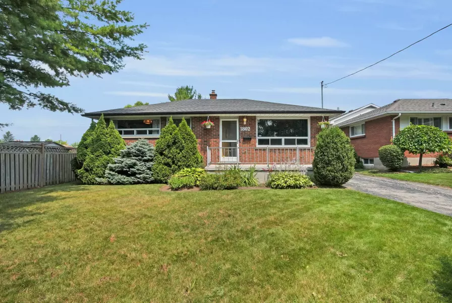 1802 Whitehall DR, London East, ON N5W 1Z3