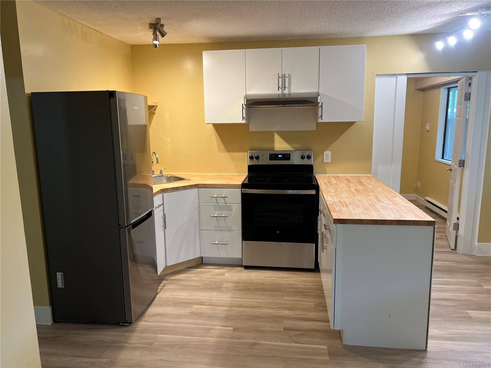 Nanaimo, BC V9R 1E5,412 Seventh St