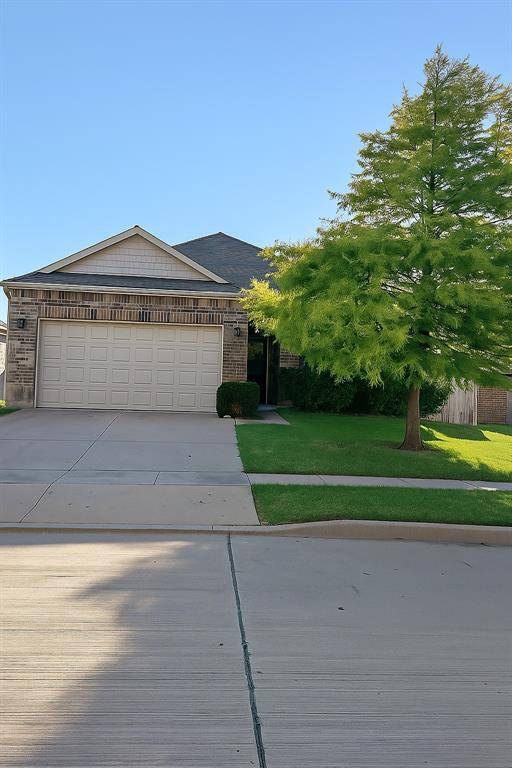 10233 Pyrite Drive, Fort Worth, TX 76131