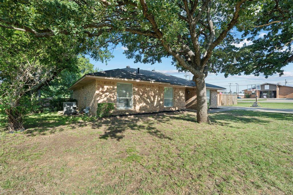 Aubrey, TX 76227,607 S Magnolia Street