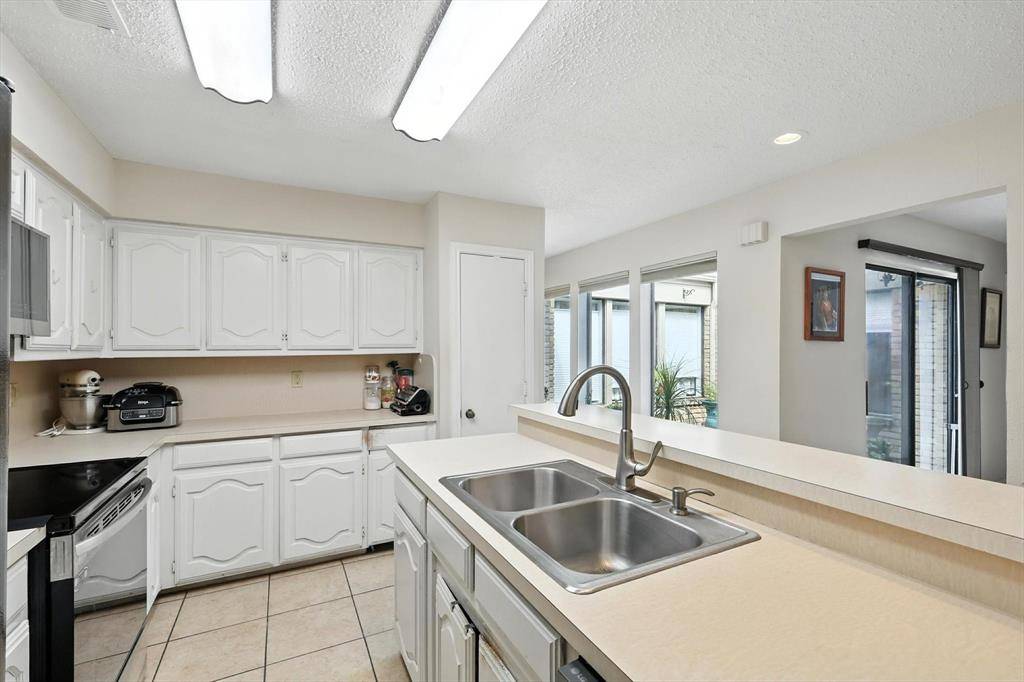 Dallas, TX 75231,8346 Southmeadow Circle