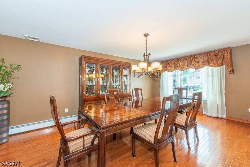 Fairfield Twp., NJ 07004,14 Winfield Ct