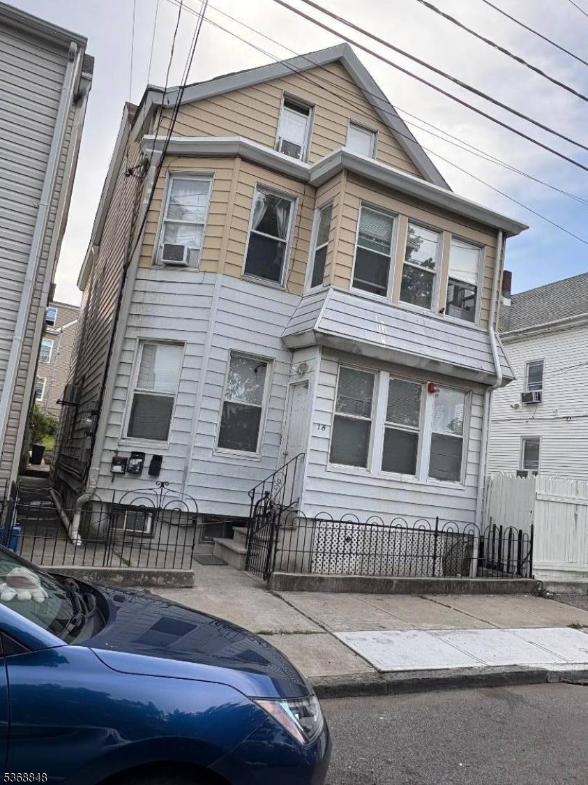 18 Eagle Ave, Paterson City, NJ 07503