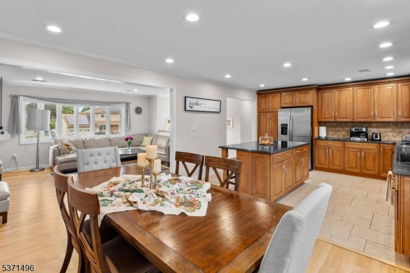 Fairfield Twp., NJ 07004,43 Donna Dr