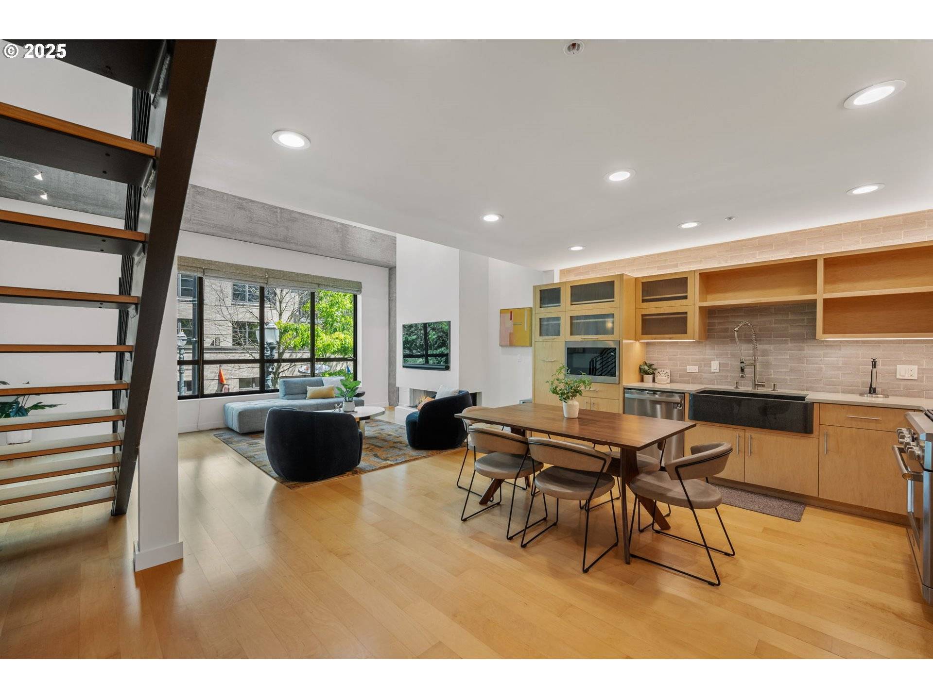 Portland, OR 97209,922 NW 11TH AVE #105