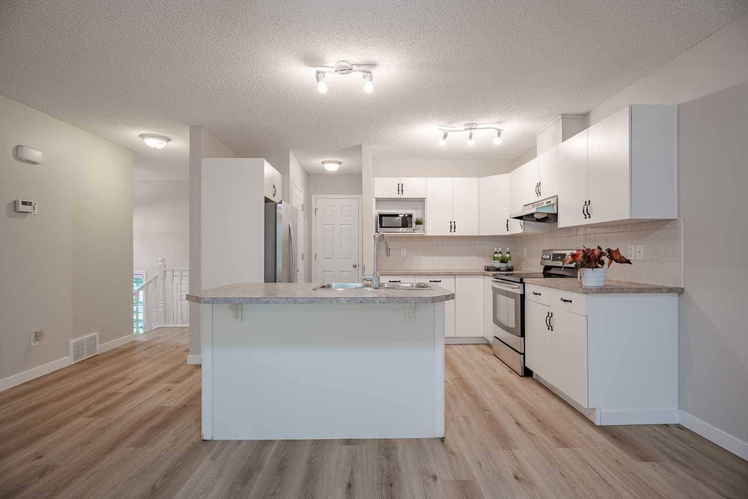 Crossfield, AB T0M 0S0,1450 Smith AVE