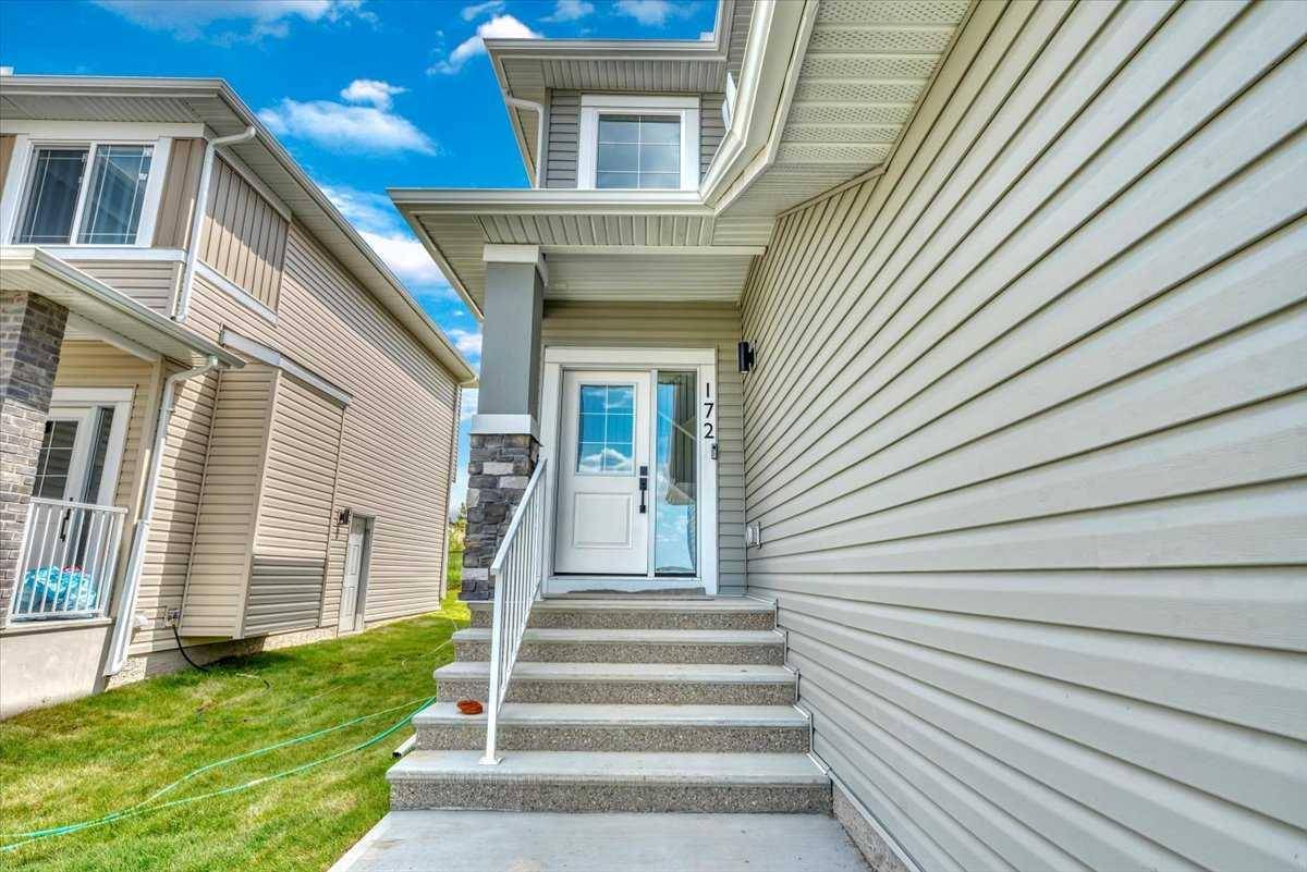 Strathmore, AB T1P 0G8,172 Lakewood CIR