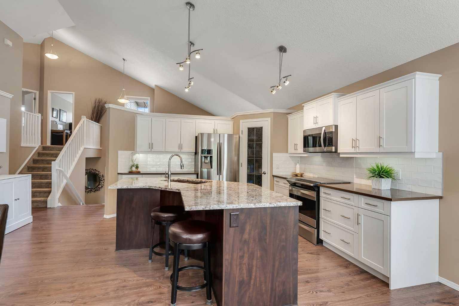 Airdrie, AB T4B 2W2,729 Woodside Bay NW