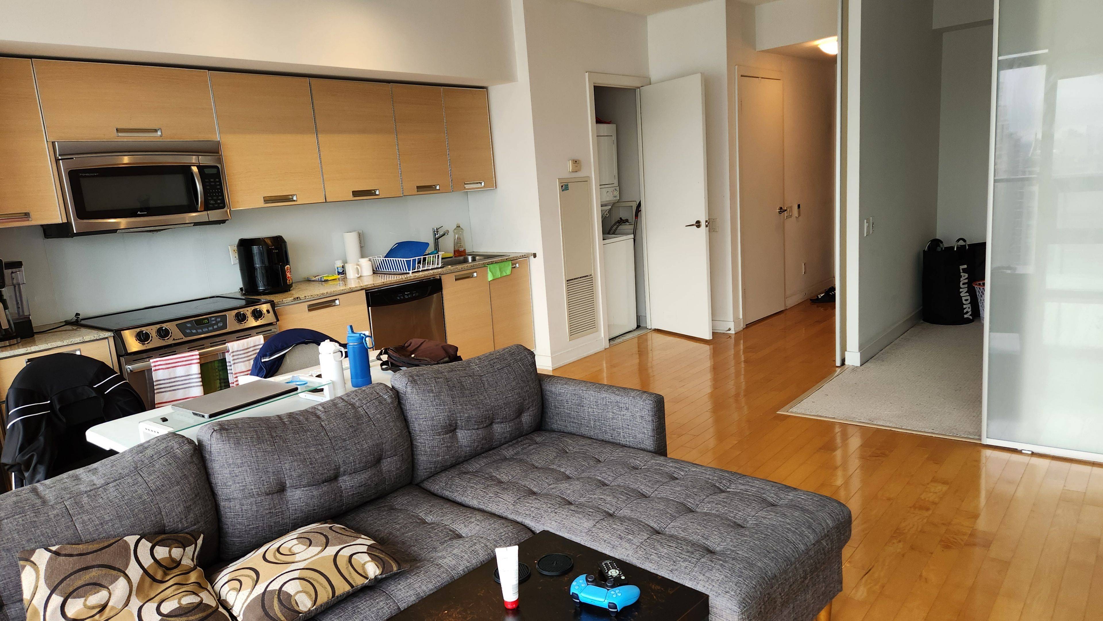 Toronto C08, ON M4Y 0A2,33 Charles ST E #2507