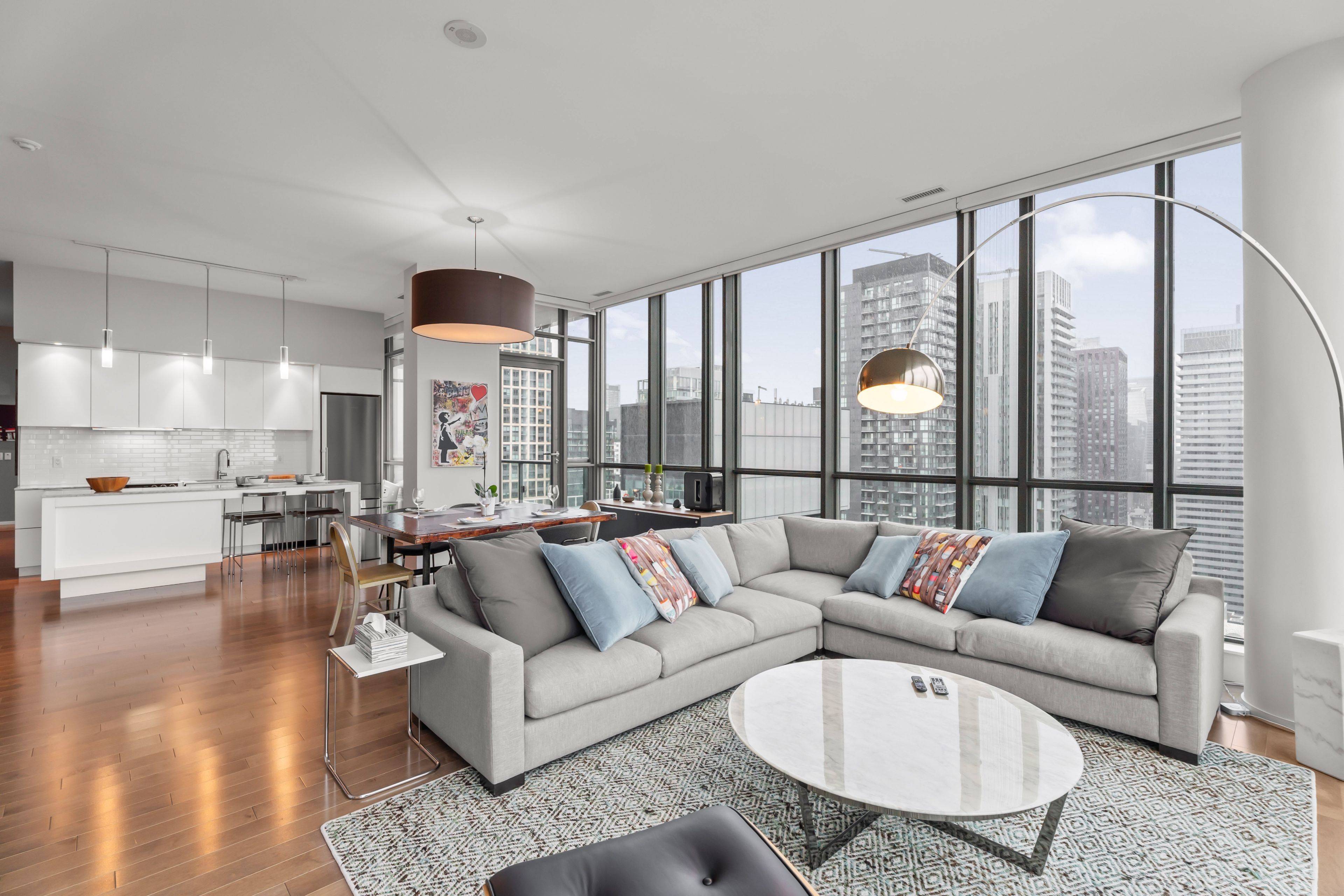 Toronto C01, ON M5V 0K4,8 Charlotte ST #3505