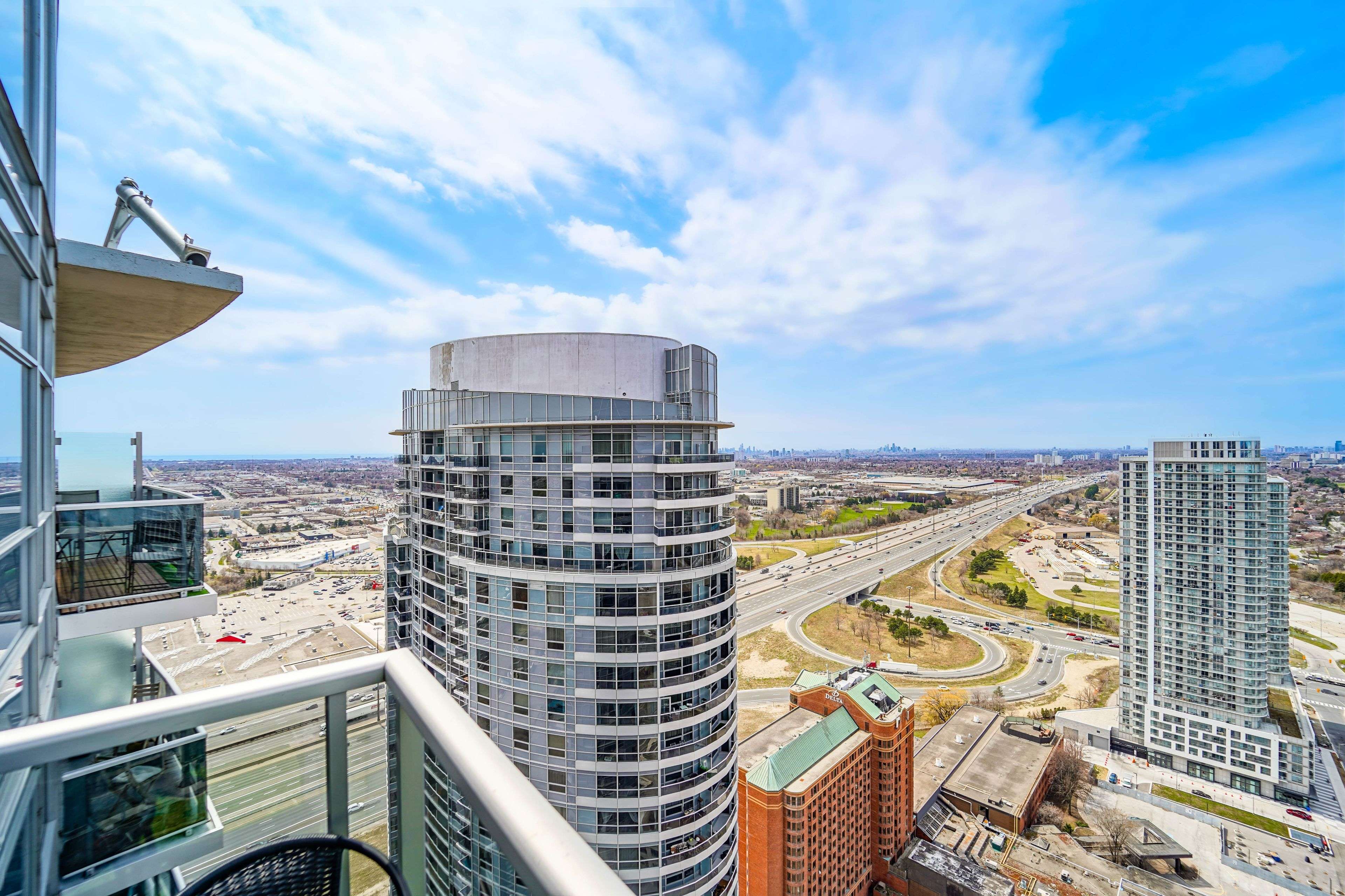 Toronto E07, ON M1S 0L1,135 Village Green SQ #PH21