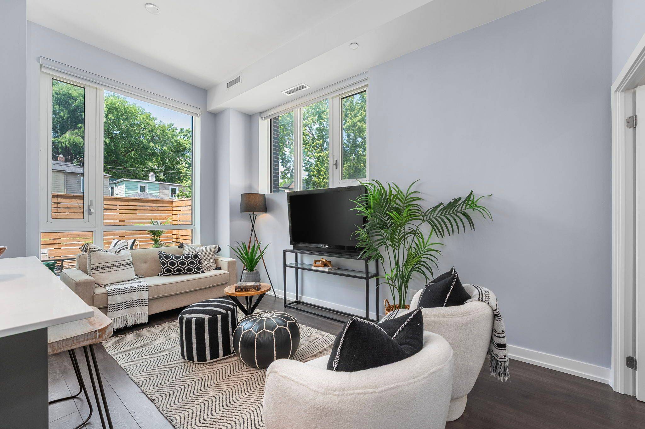 Toronto E01, ON M4M 0E4,150 Logan AVE #124