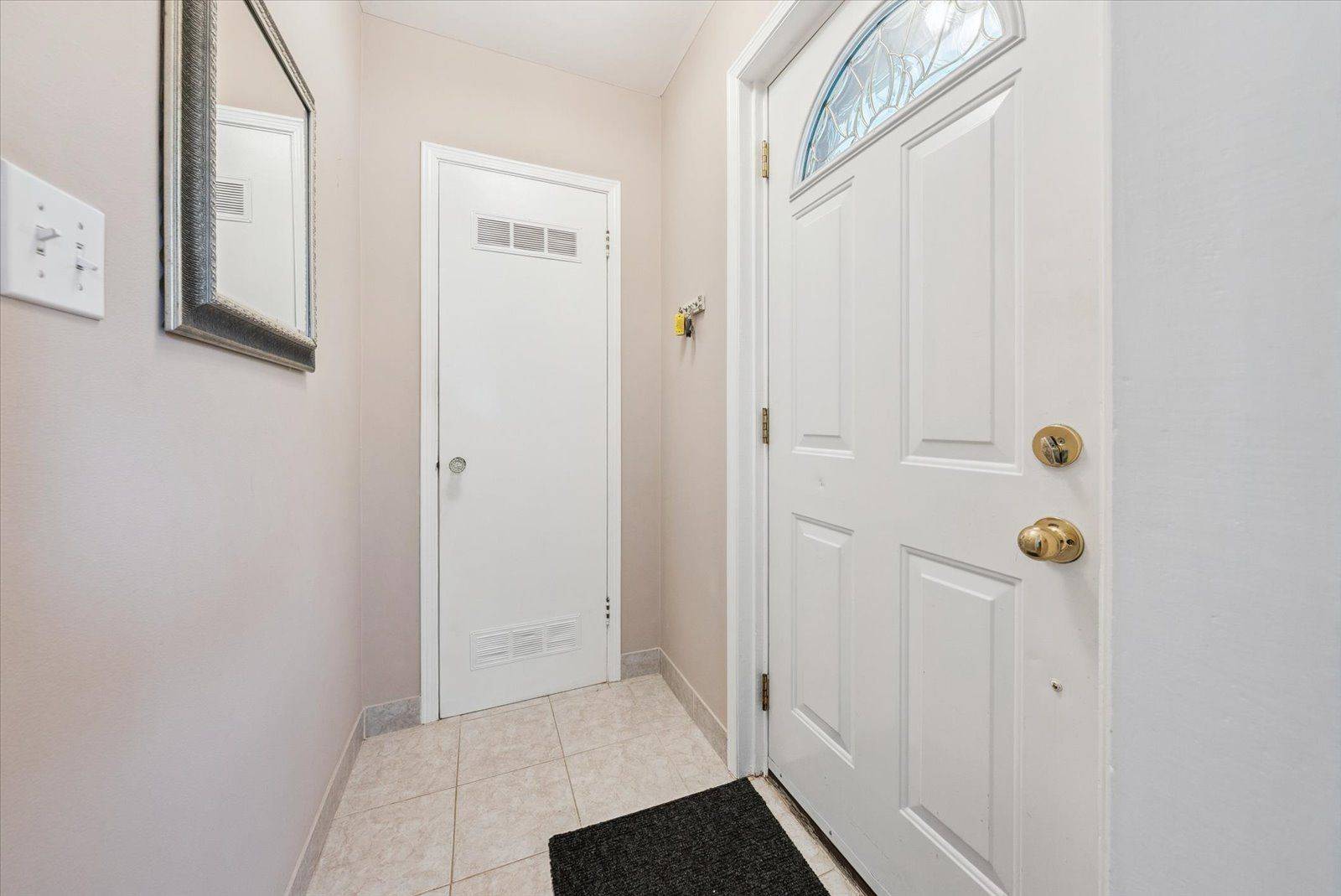Oshawa, ON L1H 3Y7,81 Kawartha AVE