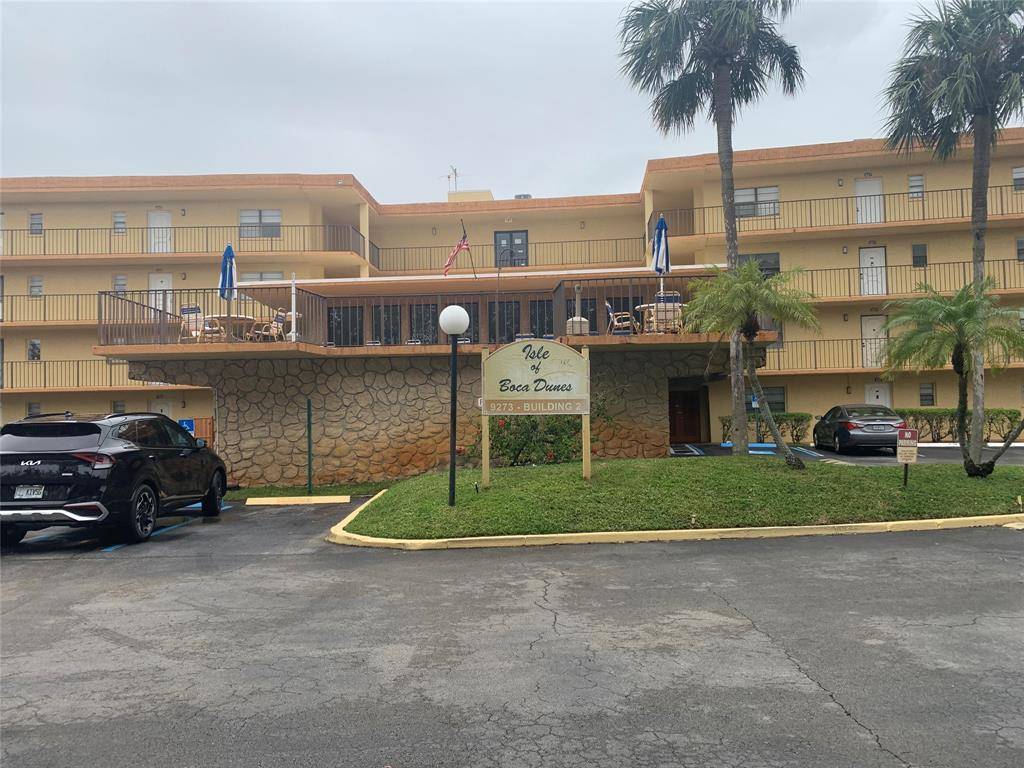 9273 SW 8th St #206, Boca Raton, FL 33428