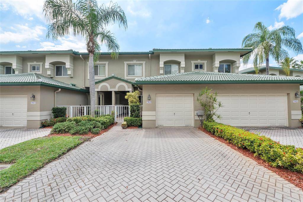 7919 E Exeter Blvd #102, Tamarac, FL 33321