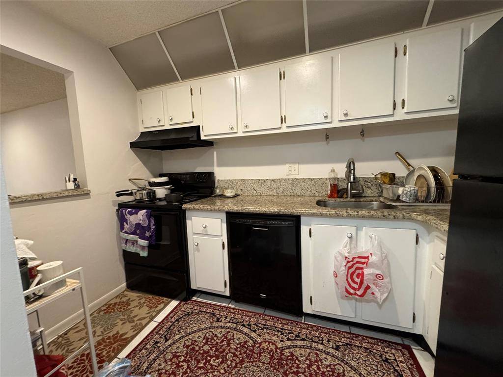 Davie, FL 33314,4111 Stirling Rd #304