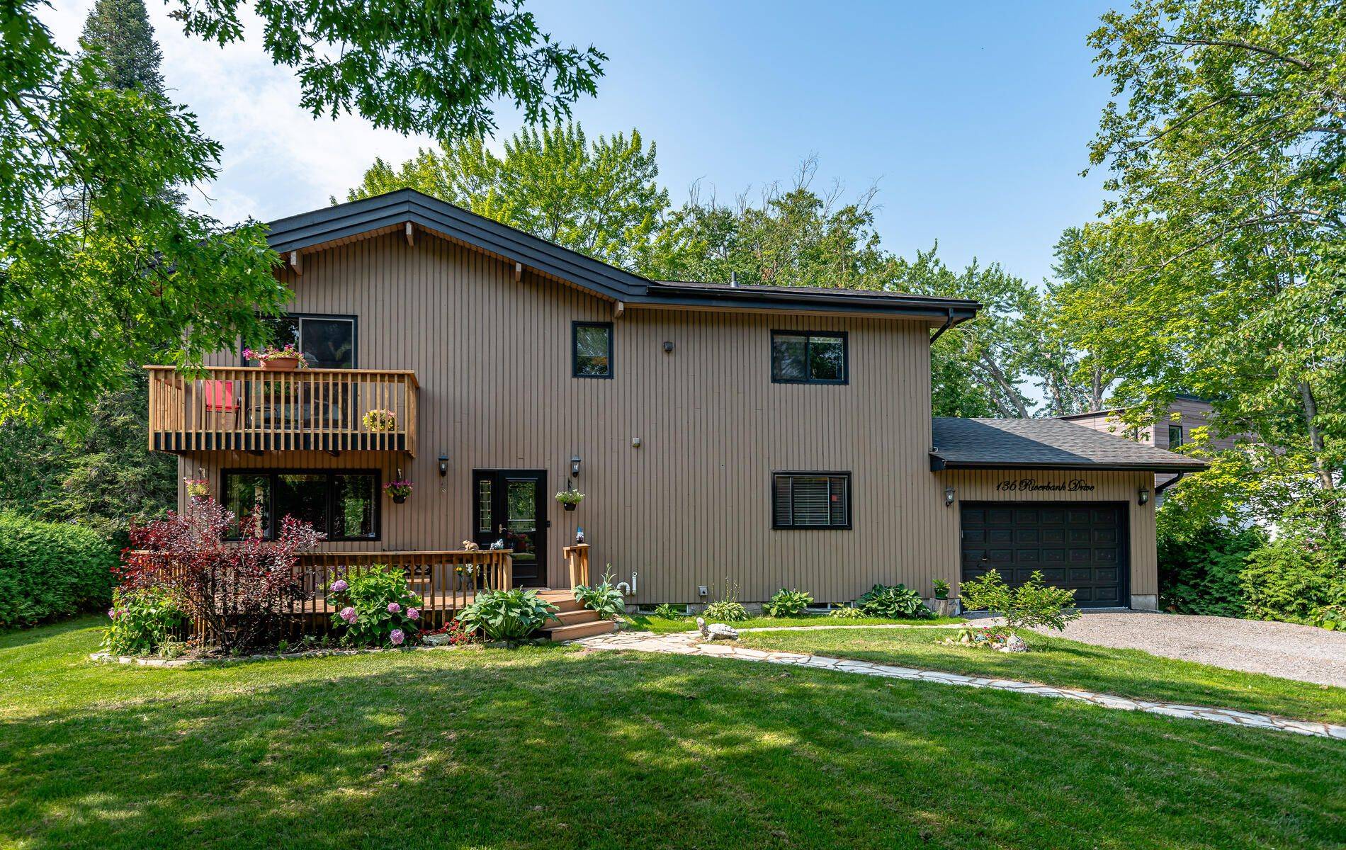 Georgina, ON L0E 1N0,136 Riverbank DR