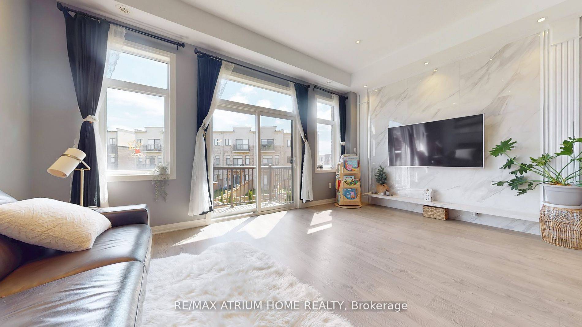 Vaughan, ON L6A 4Z9,143 Arianna CRES W