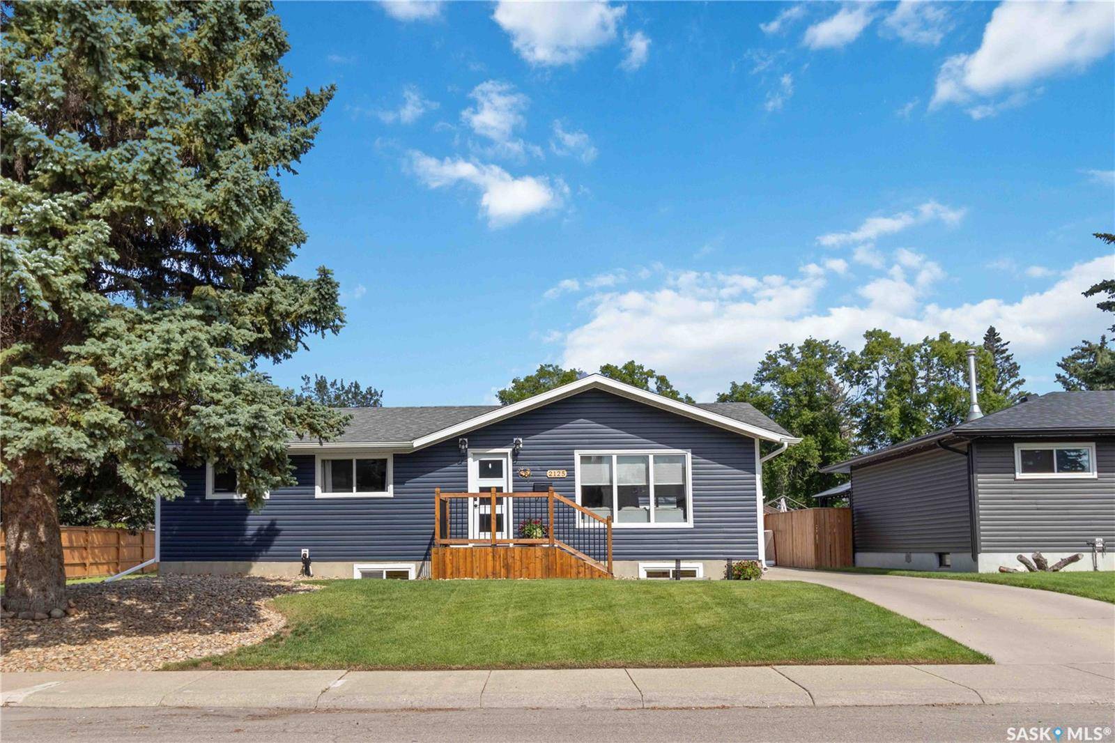 2125 Easthill, Saskatoon, SK S7J 3C8
