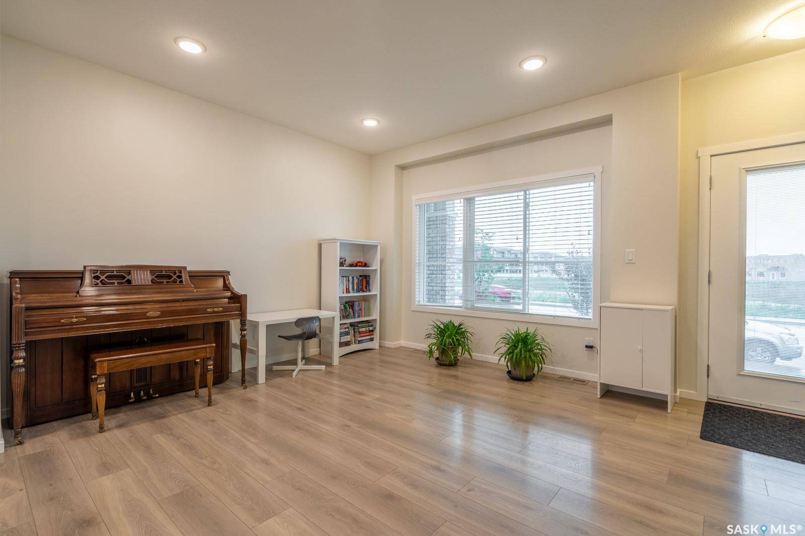 Regina, SK S4V 3S5,5008 Primrose Green DRIVE E