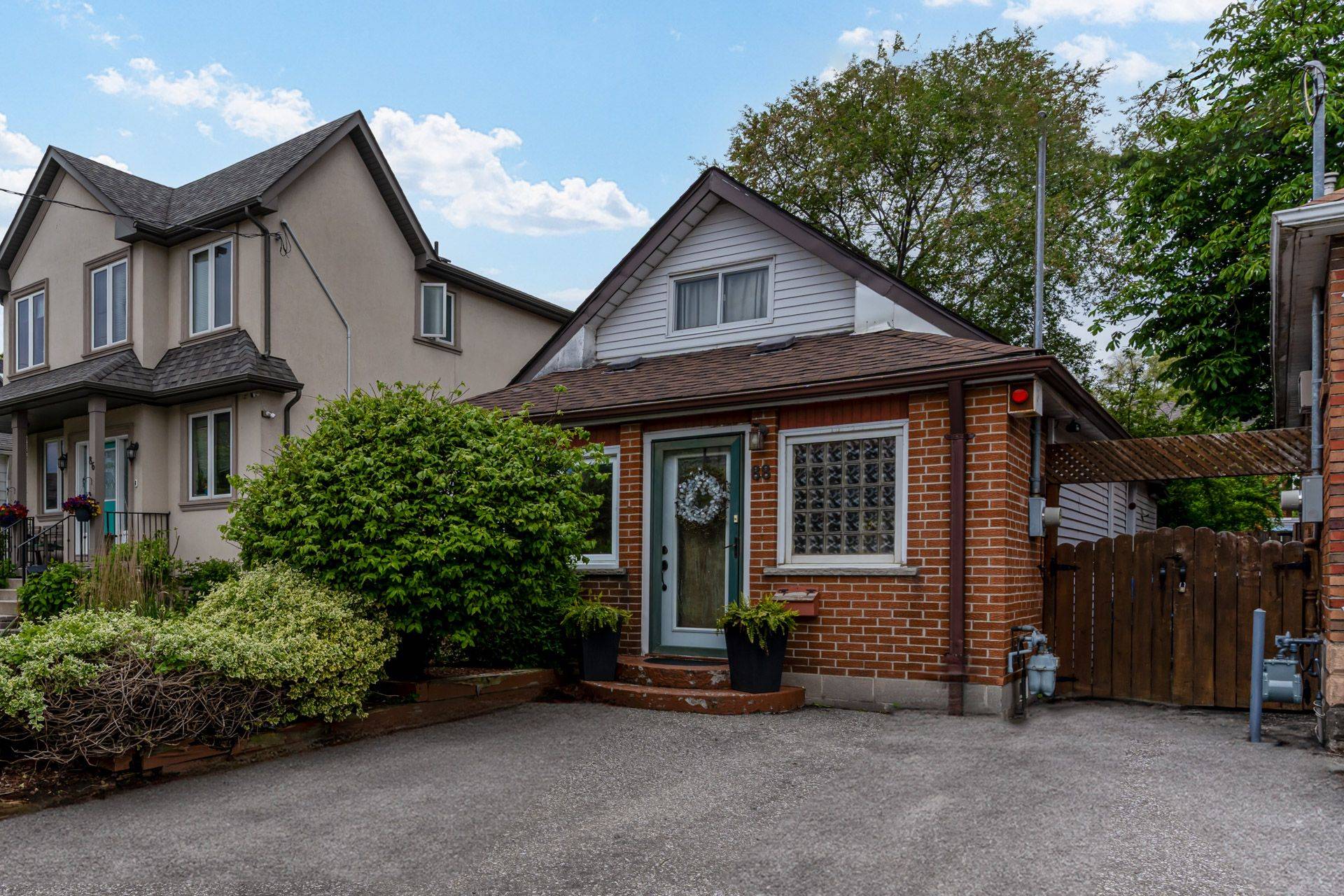 Toronto W06, ON M8V 3K1,88 Sixteenth ST