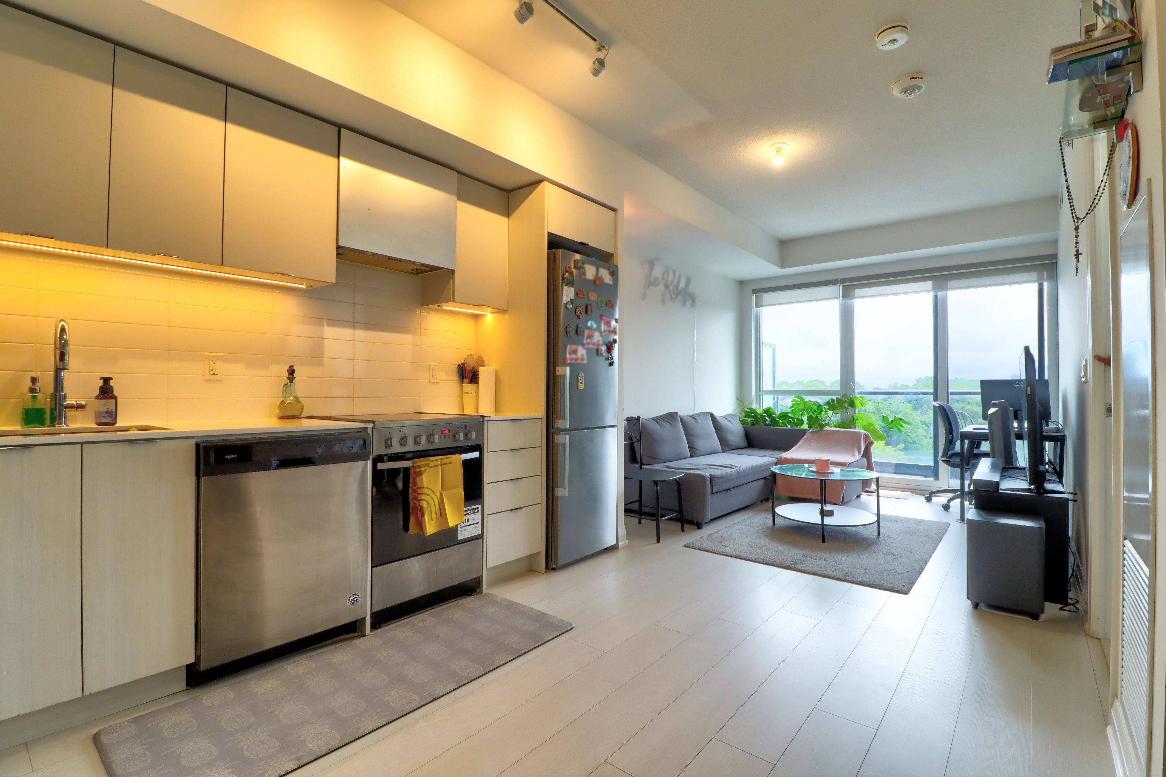 26 Gibbs RD #641, Toronto W08, ON M9B 0E3