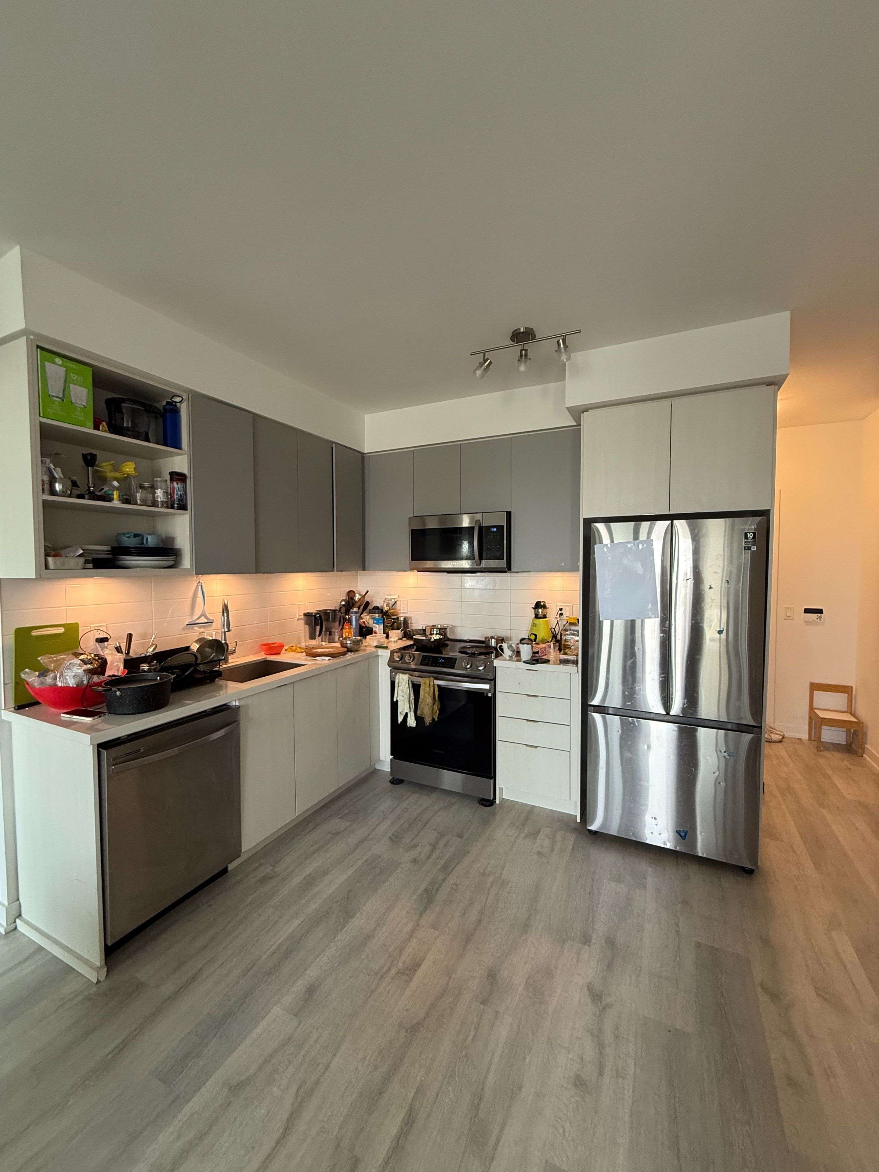 4655 Metcalfe AVE #411, Mississauga, ON L5M 0Z7