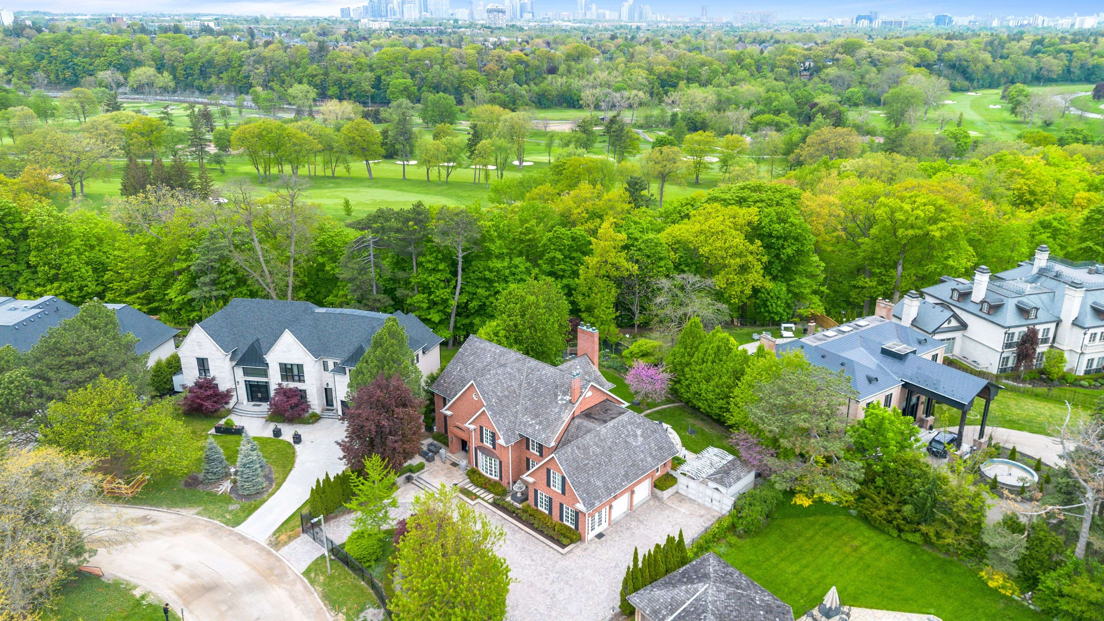 2173 Shawanaga TRL, Mississauga, ON L5H 3X6