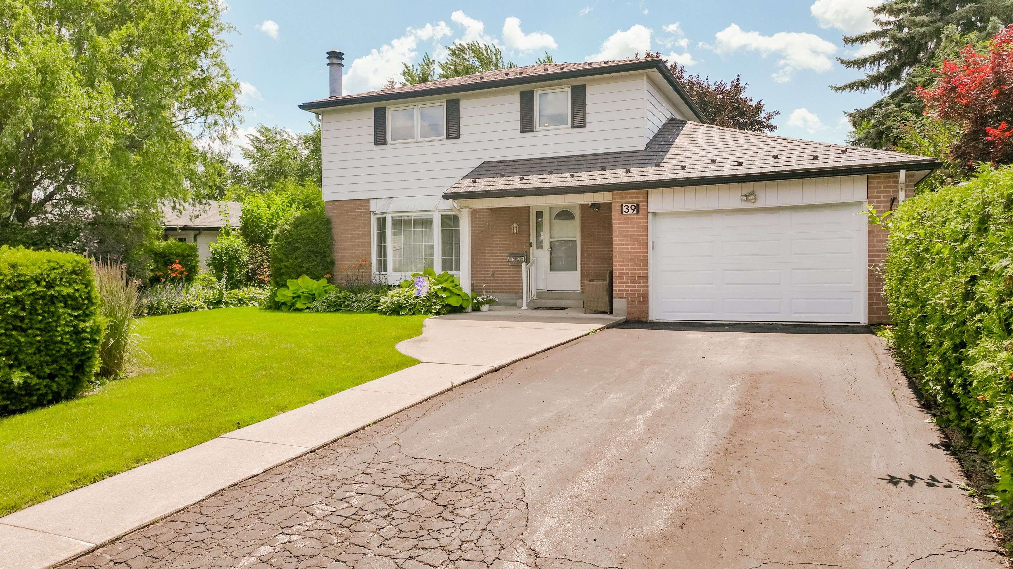 Brampton, ON L6T 3H1,39 Dunblaine CRES