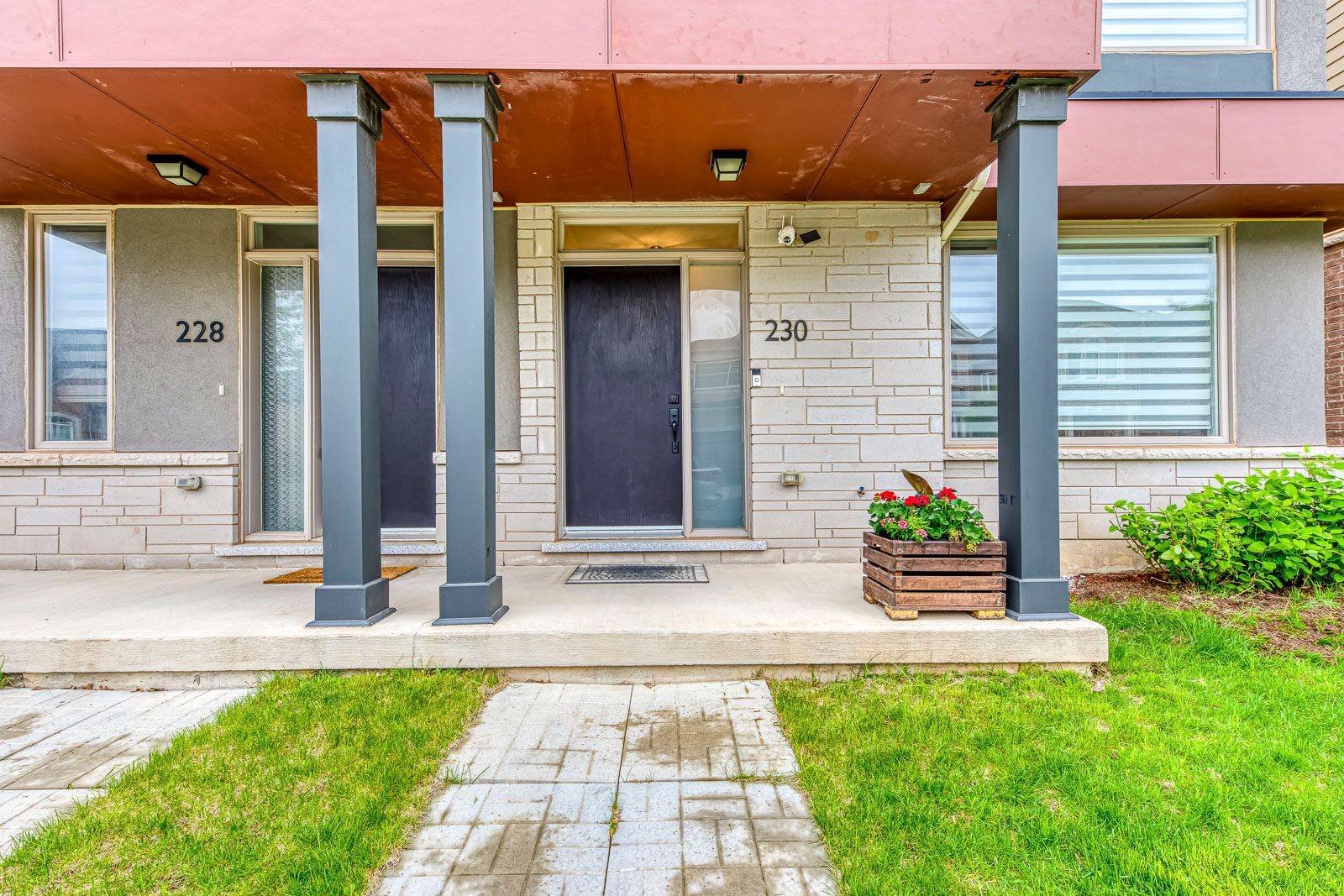 Oakville, ON L6M 1S2,230 Harold Dent TRL